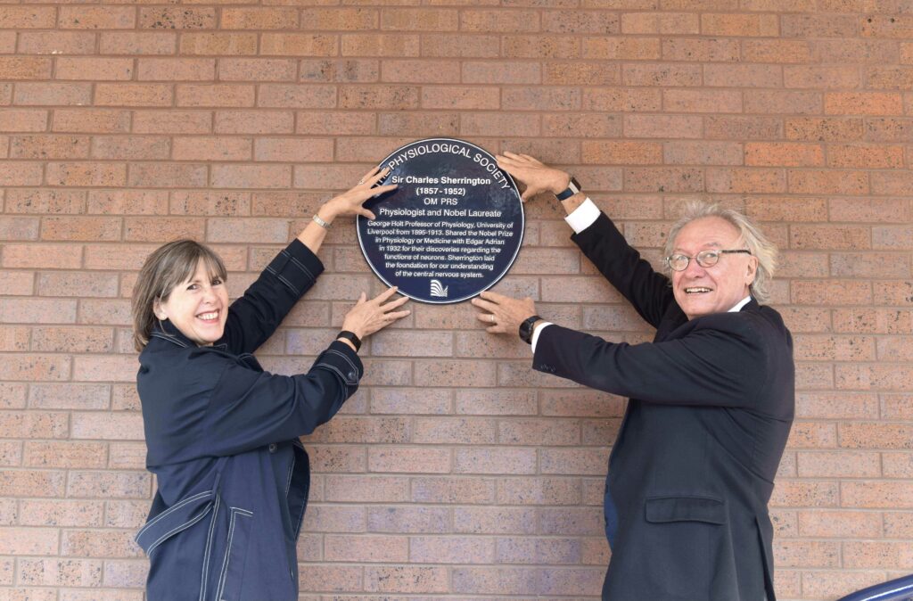 Professor Dame Janet Beer and Professor David Paterson unveiling Sir Charles Scott Sherrington's plaque